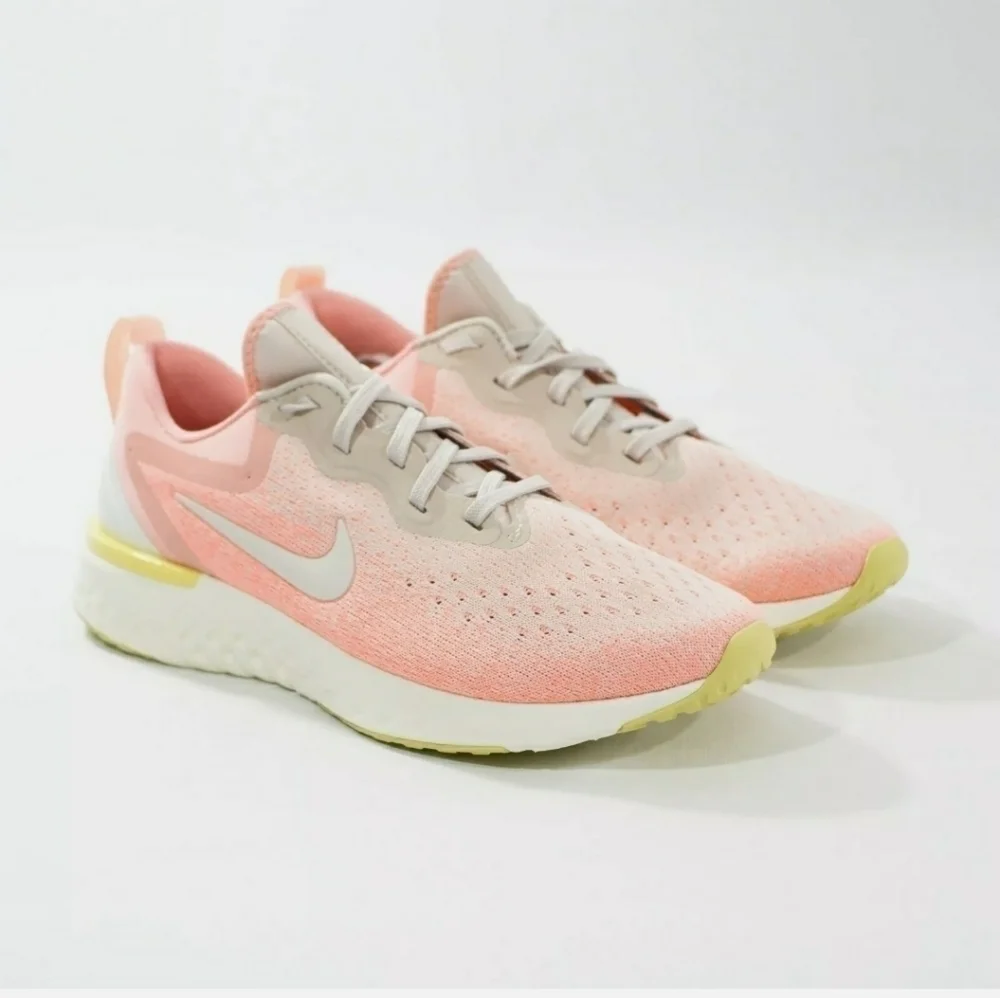 NIKE‎ Odyssey React Running Shoes Size 10 pink and White like new condition
